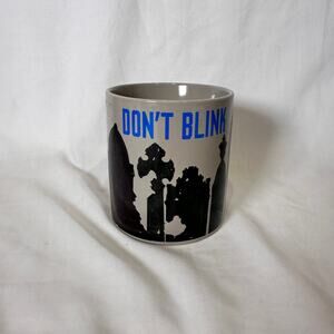 DOCTOR WHO Weeping Angel Mug Heat Changing Unemployed Philosophers Guild BBC